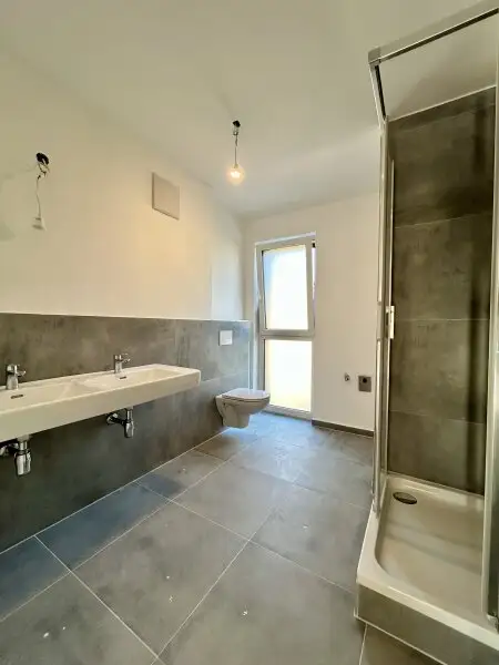 Neues Zuhause in Wilfersdorf bei Tulln : Erstbezug, 144,79m², 2 Stellplätze, Garten