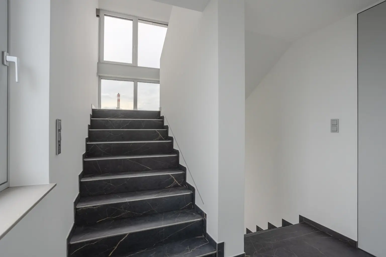 "Penthouse mit Sauna, Pools und eigenen Aufzug"