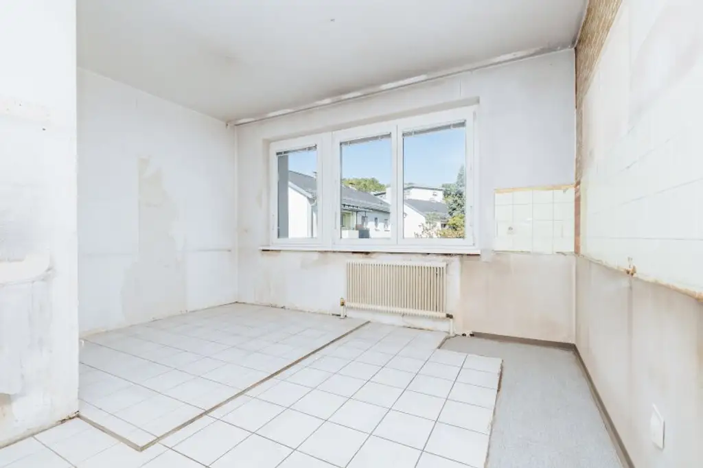 GEIDORF I UNSANIERTER WOHNJUWEL I RUHIGE LAGE MIT GRÜNBLICK I HOHE RÄUME I ALTBAUCHARME MIT PARKETT I BAD MIT  BADEWANNE I PROJEKT WOHNEN