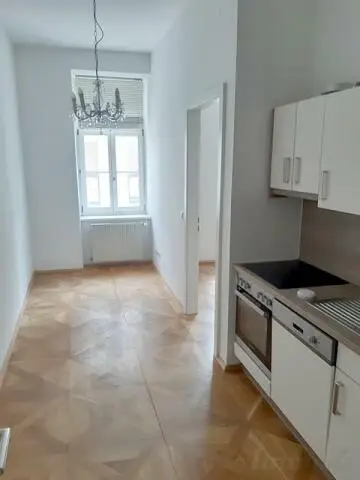 Provisionsfrei: 2-Zimmer-Altbau-Wohnung in Bestlage St. Leonhard zwischen UNI und LKH ab 01.10.2026