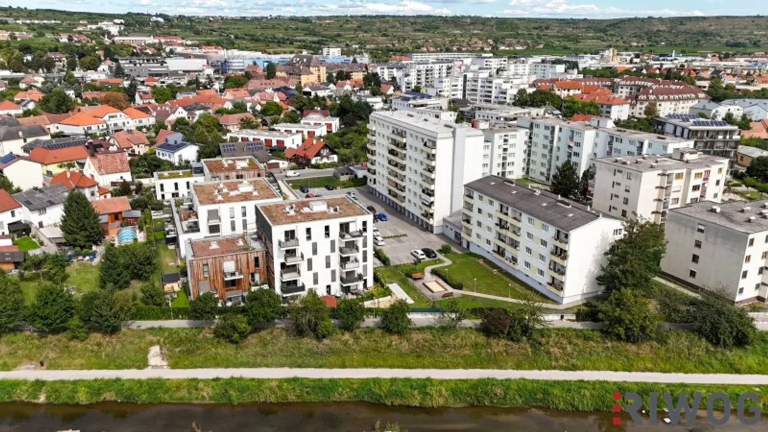 Wohnung für 3er-STUDENTEN-WG mit AUßENFLÄCHE, 4 Zimmer