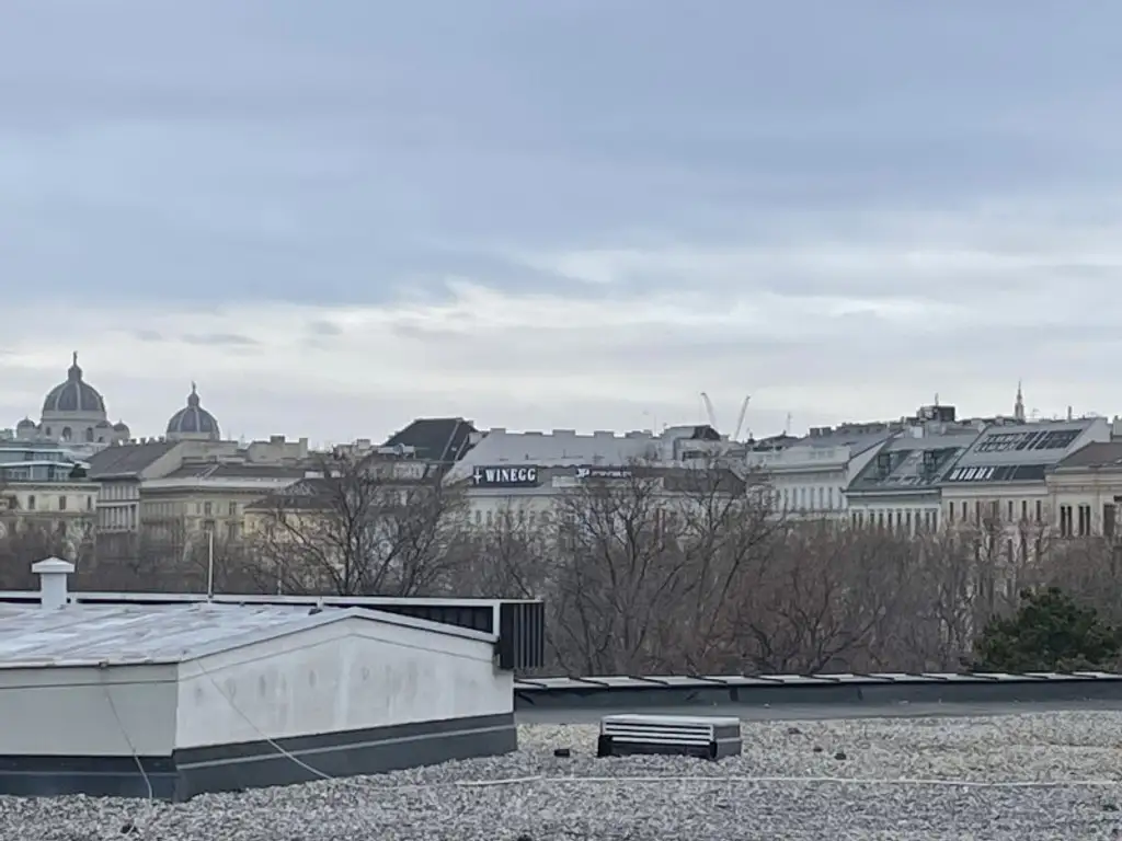 MODERNES 42 m²-APARTMENT BEIM KARLSPLATZ - GARAGE!