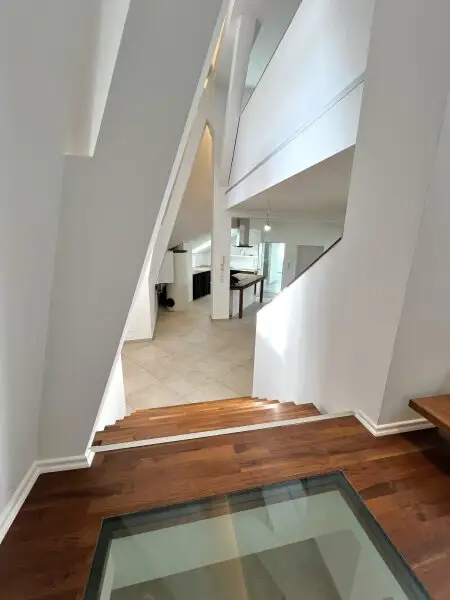 Hier bleiben keine Wünsche offen - Exklusive Maisonette mit 44m² Terrasse nahe Naschmarkt zu mieten!