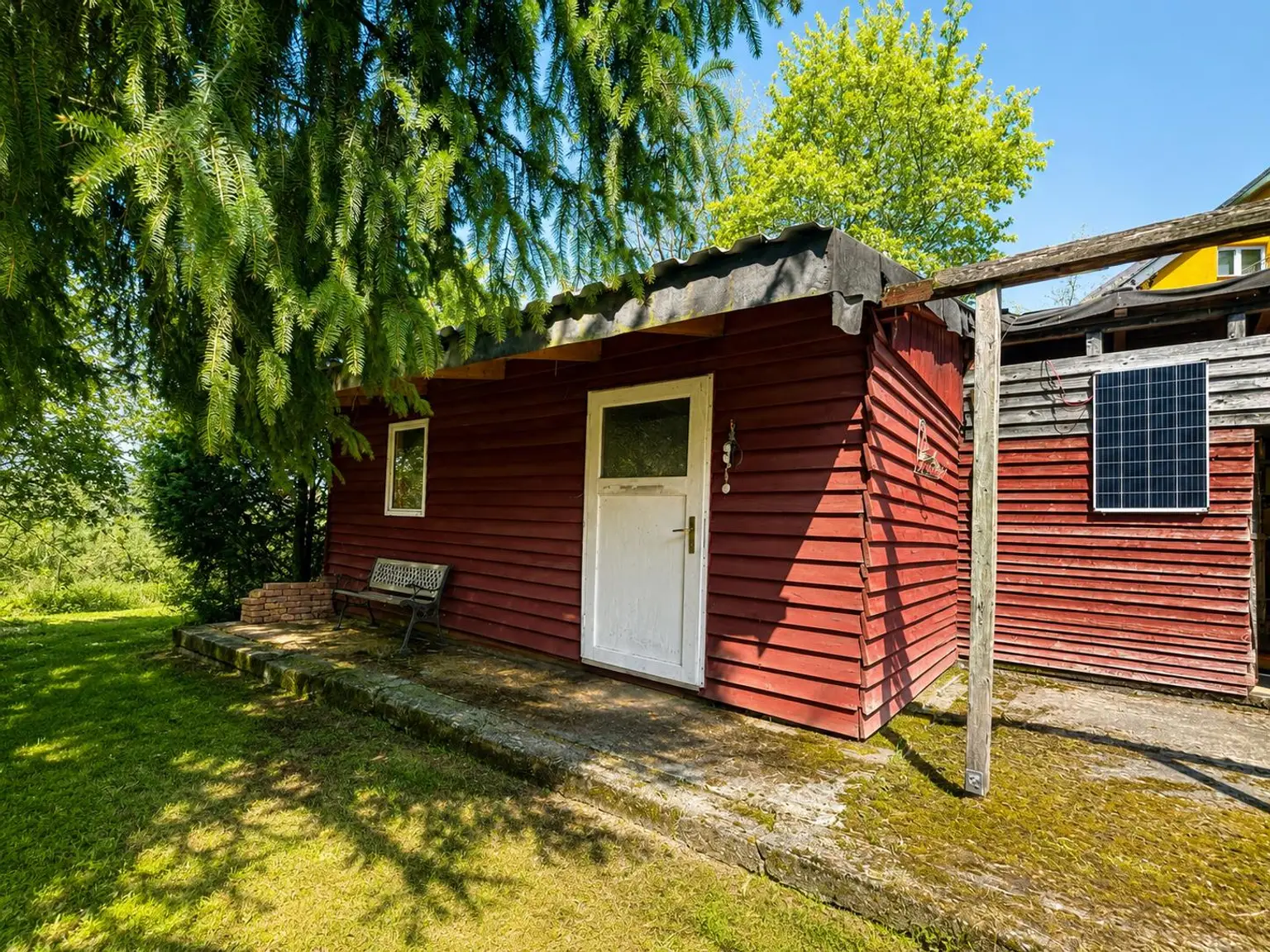 Freizeitgrundstück mit 
Wochenendhaus in Marpingen