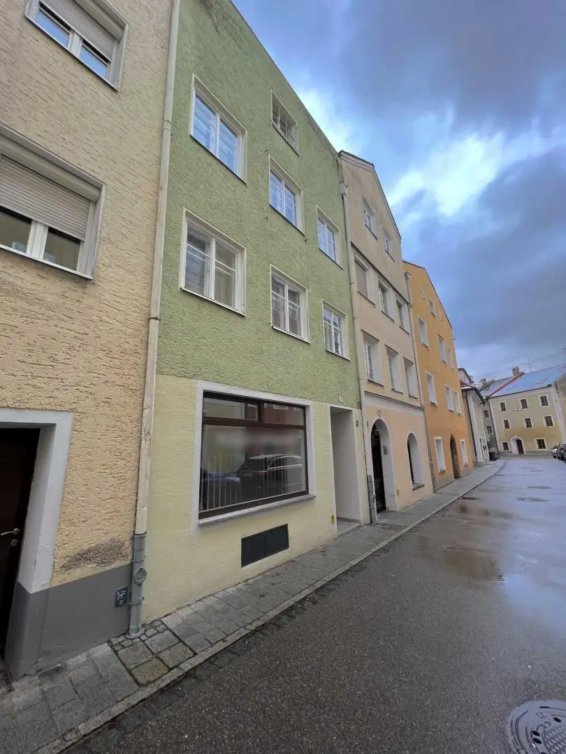 Stadthaus mit Geschäftslokal 2 Wohnungen & Dachterasse