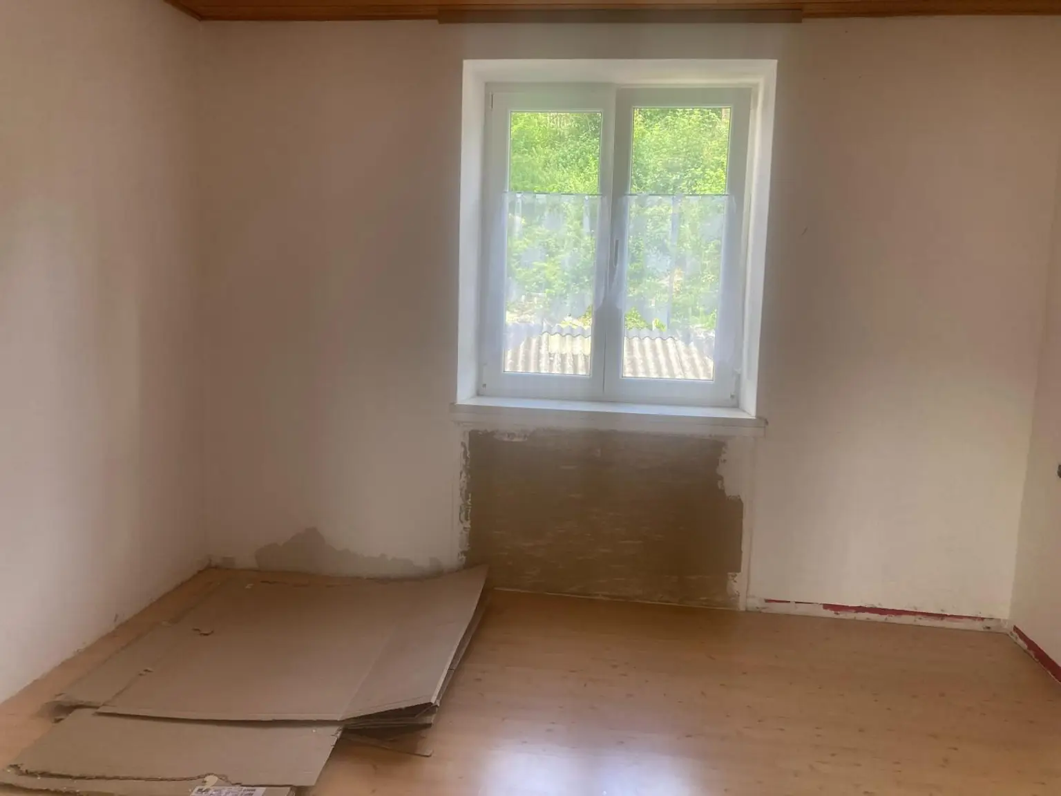 Zinshaus mit 3 Wohnungen, Garagen und Nebengebäude