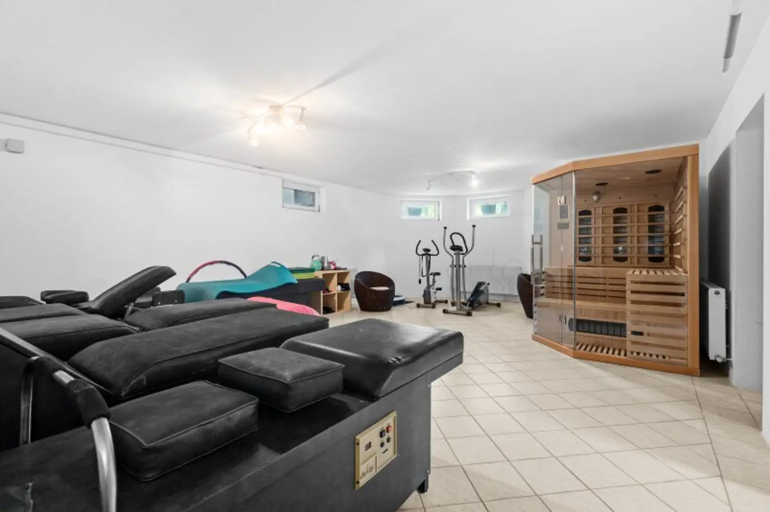 Exklusives Einfamilienhaus vor den Toren Wiens in nicht einsehbarer Grünruhelage / +++ RE/MAX Trend +++