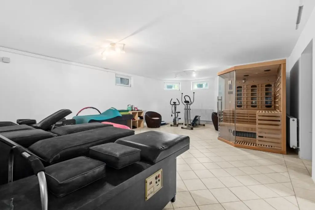 Exklusives Einfamilienhaus vor den Toren Wiens in nicht einsehbarer Grünruhelage / +++ RE/MAX Trend +++