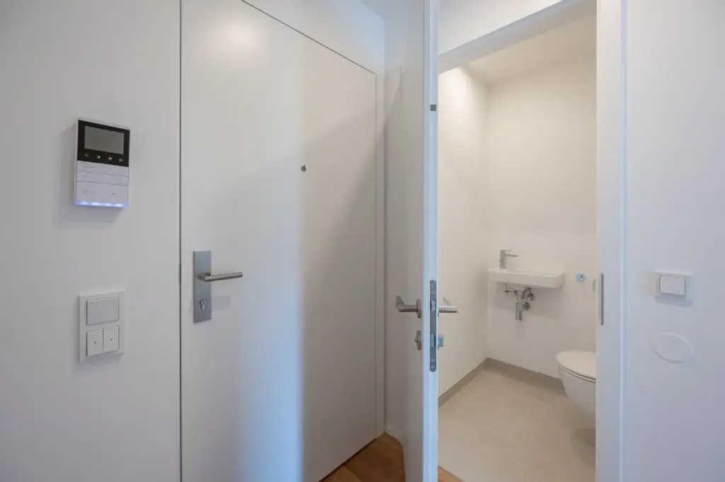 ++MOLLARD 50++ Modern 2-room apartment in a prime downtown location (1/16)