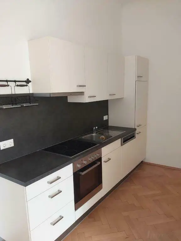 Provisionsfrei: zentrales Altbau-Appartement bei Geidorfplatz - UNI-Nähe