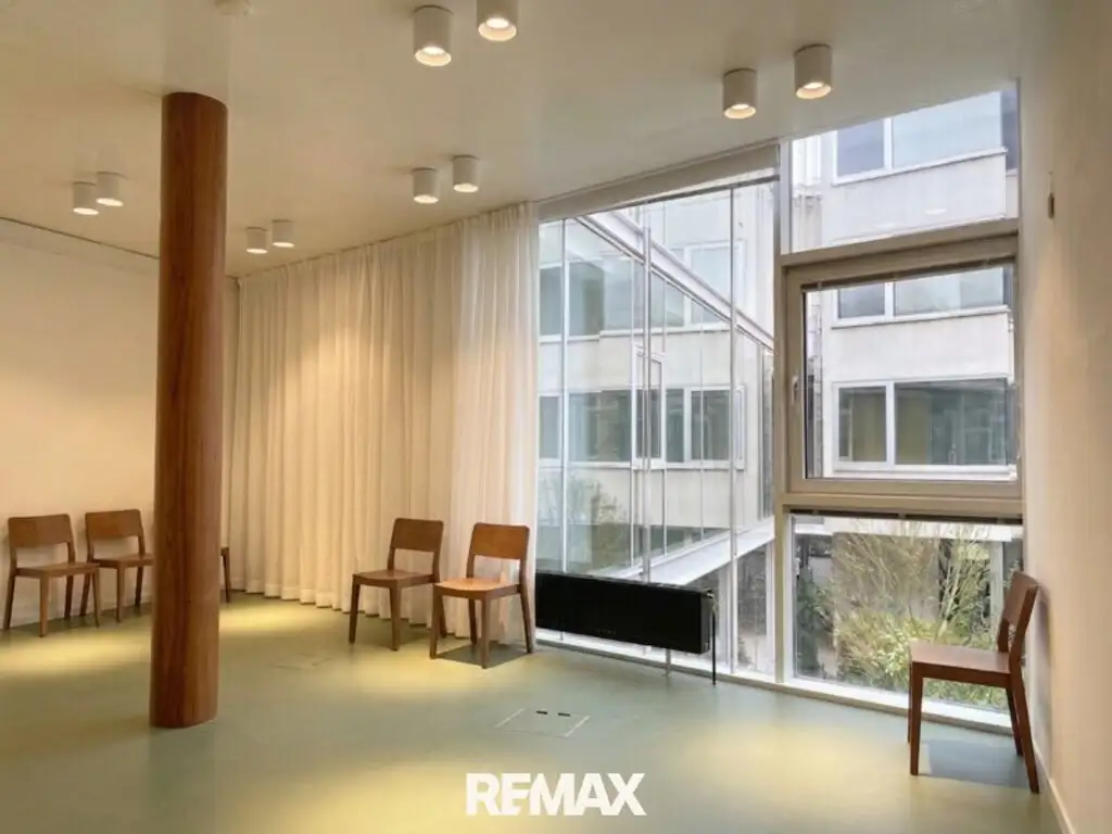 Modernes Praxishaus/ Bürohaus in Hietzing mit Garage & 4 Stellplätzen