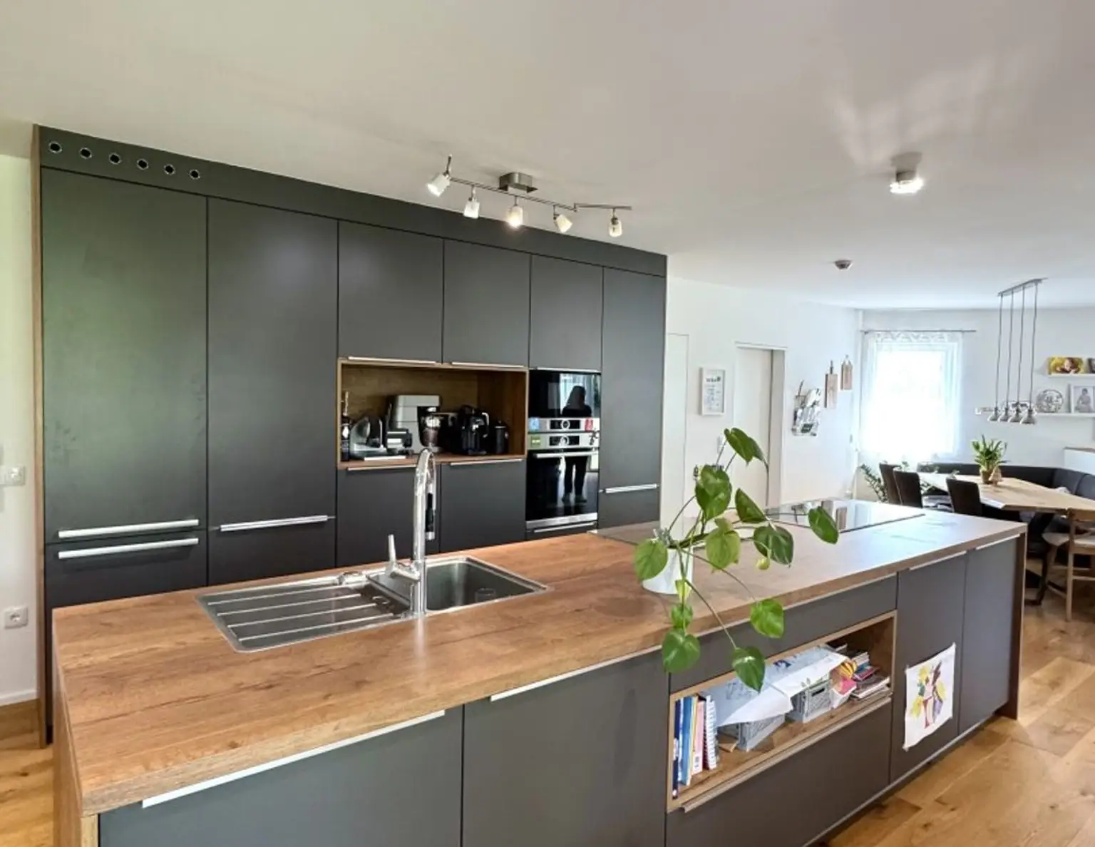 Exklusives Einfamilienhaus in Baumeisterqualität - Lichtdurchflutet, durchdacht & außergewöhnlich