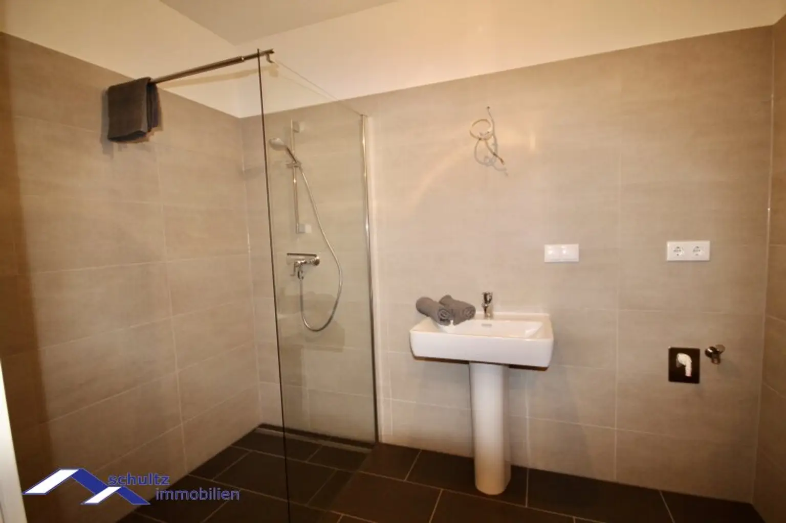 SCHULTZ IMMOBILIEN  - Traumhafte 2-Zimmer Wohnung mit Balkon!