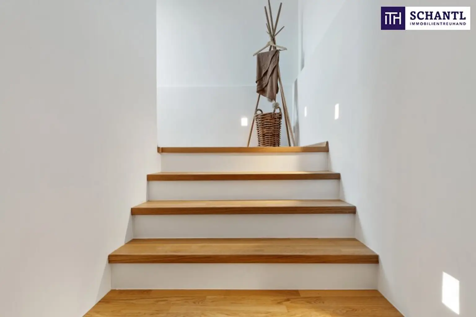 Luxuriöses Penthouse in Bestlage: Private Liftfahrt - 50 m² Sonnenterrasse - 5 Zimmer. So will man leben!