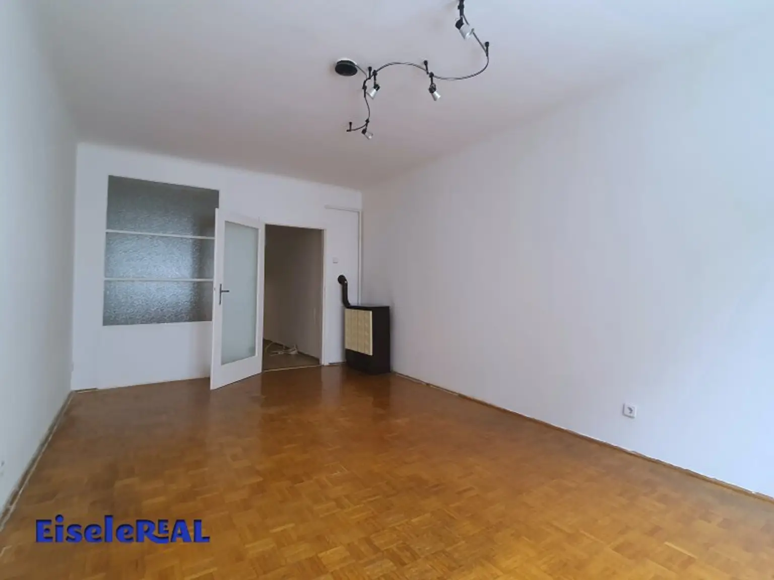 SINGLE/Pärchen-Wohnung  - Innenhof-RUHELAGE!!