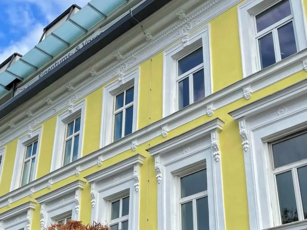 DACHGESCHOSS-Traum in Döbling: 3 Zimmer, sehr große Dachterrasse mit Ausblick, Balkon, 2 Loggien, Klimaanlage, Lift, Top-Ausstattung