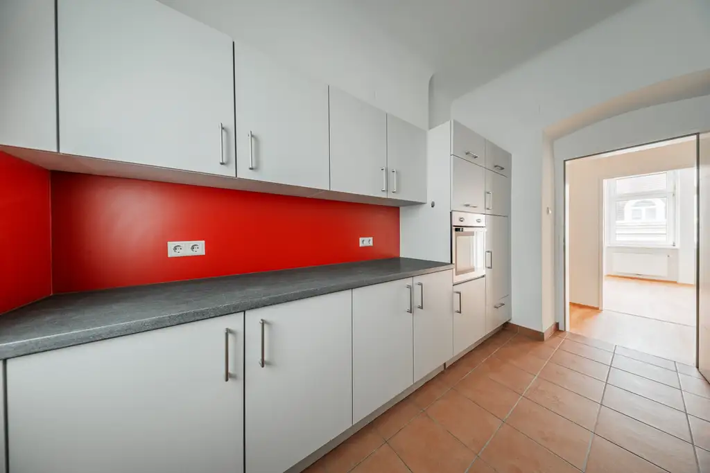 Stilvolle 3-Zimmer-Wohnung mit Einbauküche und sonniger Westausrichtung!