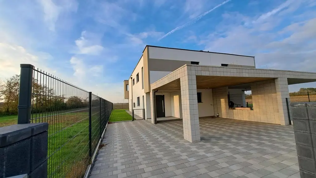 Traumhafte Doppelhaushälfte in Grünruhelage