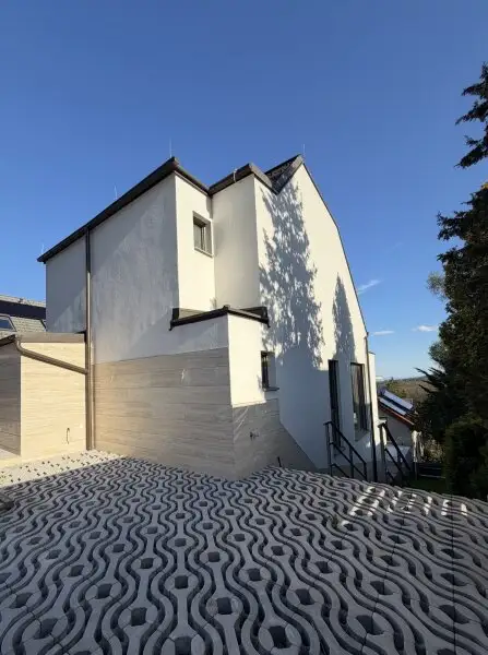 VILLA MIT POOL, ERSTBEZUG 1170/1190 Wien!