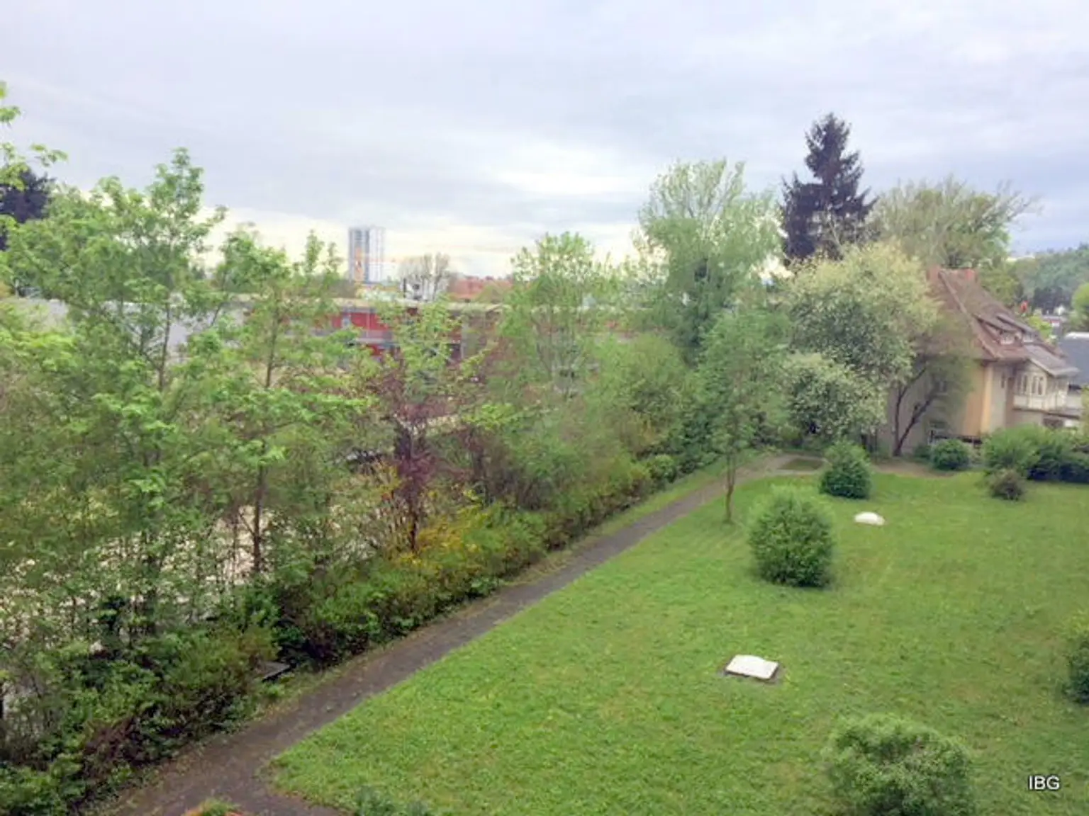 WG-geeignet, Top Lage: 3-Zimmer-Maisonette mit SW-Balkon -Neue Fenster-2.OG mit Lift