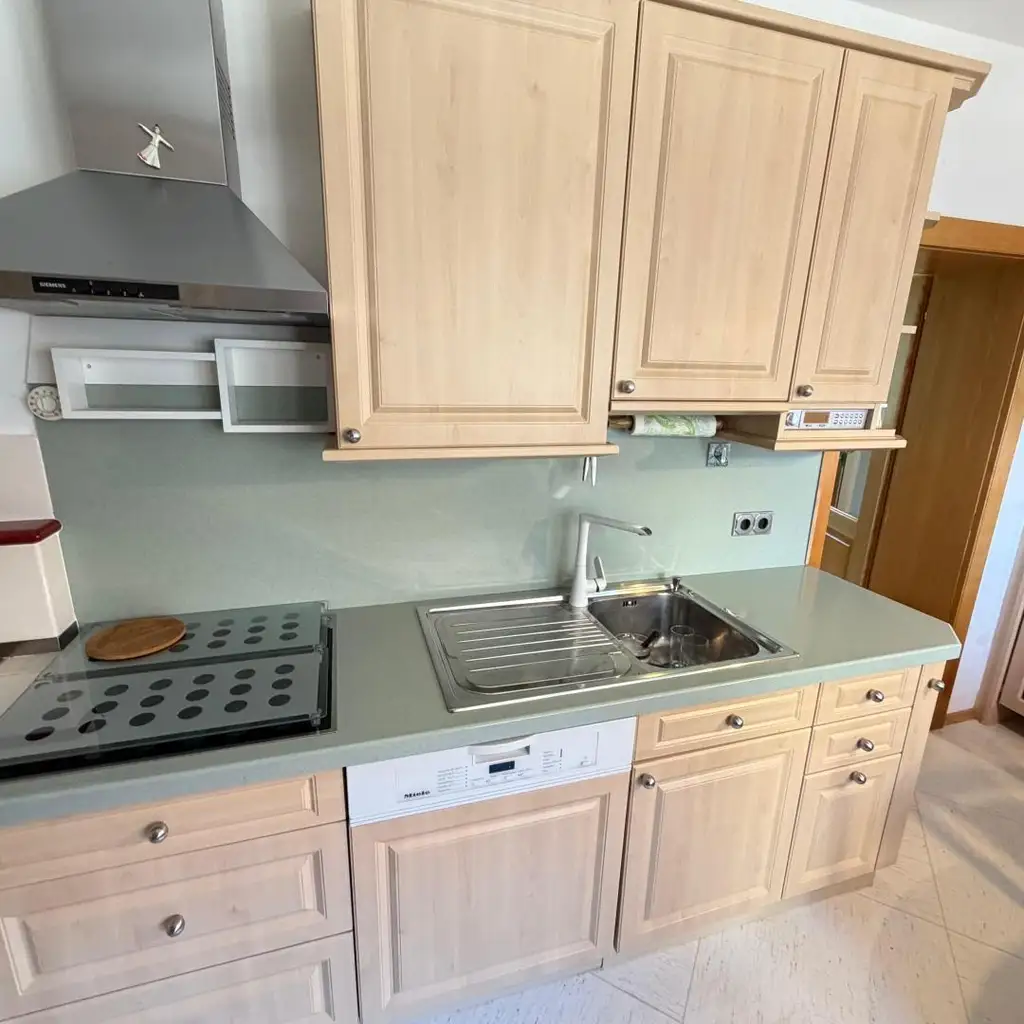 Wohnen in Aussichtslage mitten in der Natur auf  8 Ha. Grund, ehemalige Hofstelle!