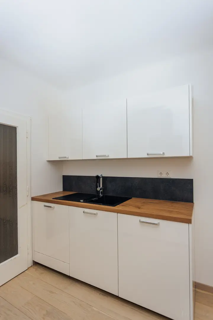 moderne, vollausgestattete Küche