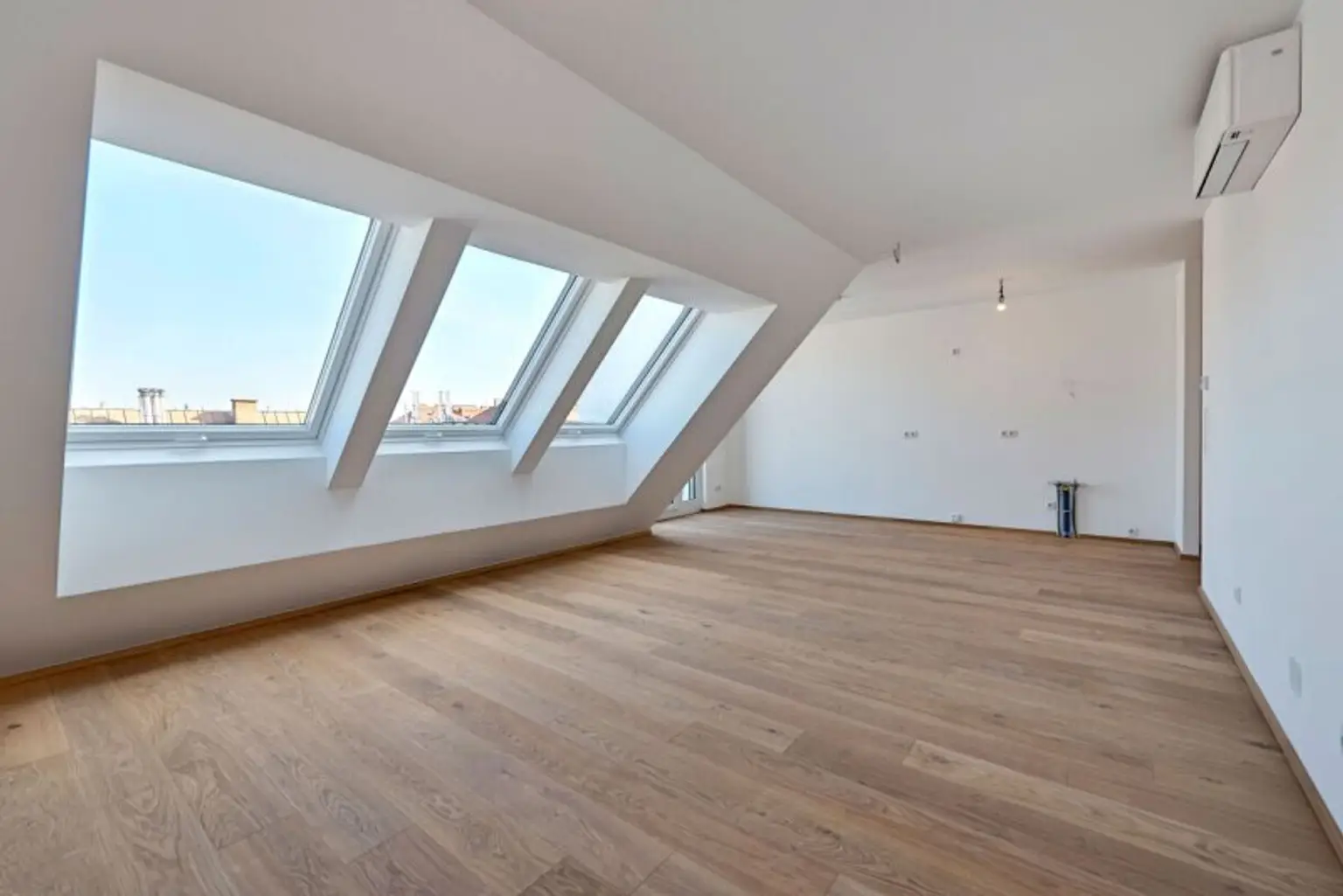 Traumhafter DG-3-Zimmer-Erstbezug mit Terrasse - Top73