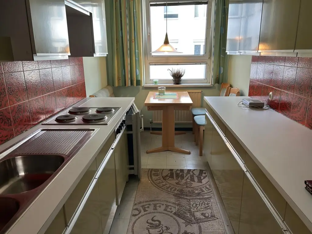 GUT ANGELEGTE ZWEI ZIMMER EIGENTUMSWOHNUNG AM QUELLENPLATZ!
