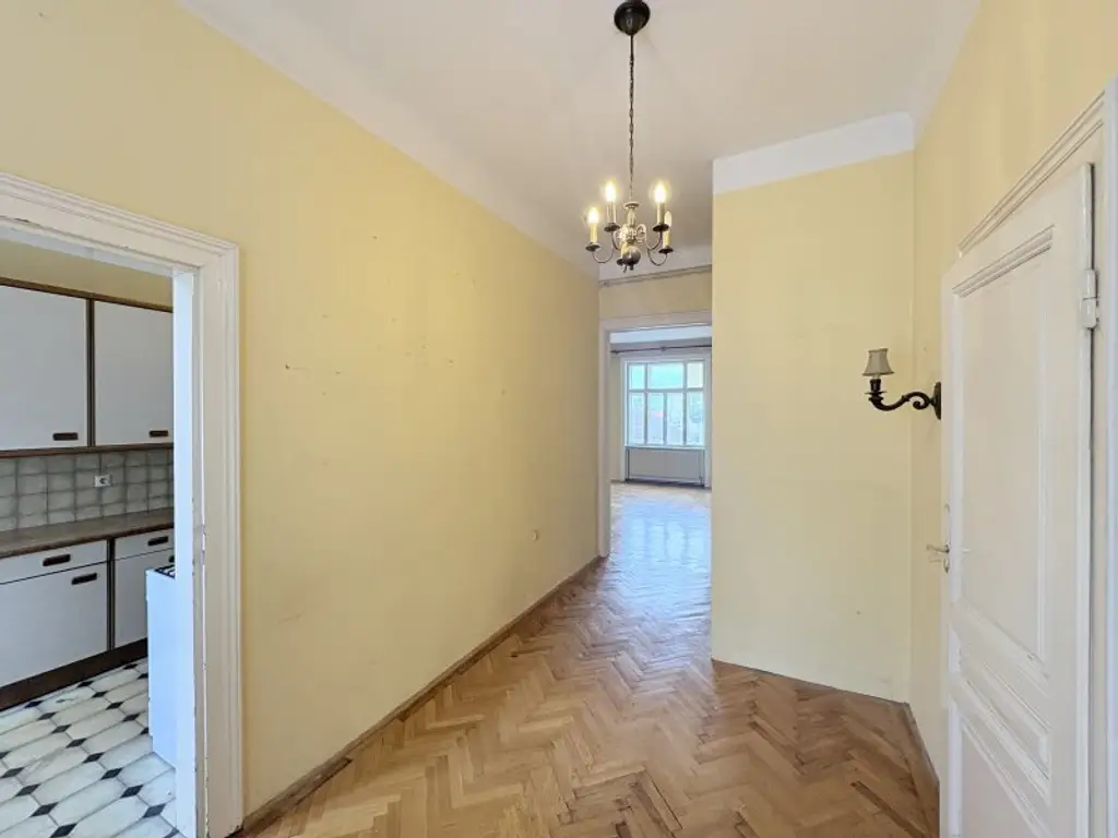 Charmante 2-Zimmer-Wohnung in 1090 Wien – Ihr Sanierungsprojekt wartet!
