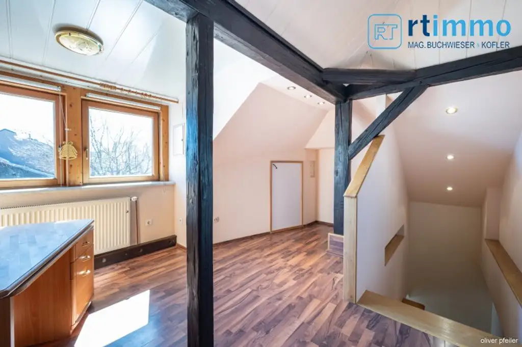 IHR FAMILIENDOMIZIL: KLIMATISIERTE GERÄUMIGE STADTVILLA MIT SCHÖNEM GARTEN, NEBENGEBÄUDEN UND SPIELPLATZ