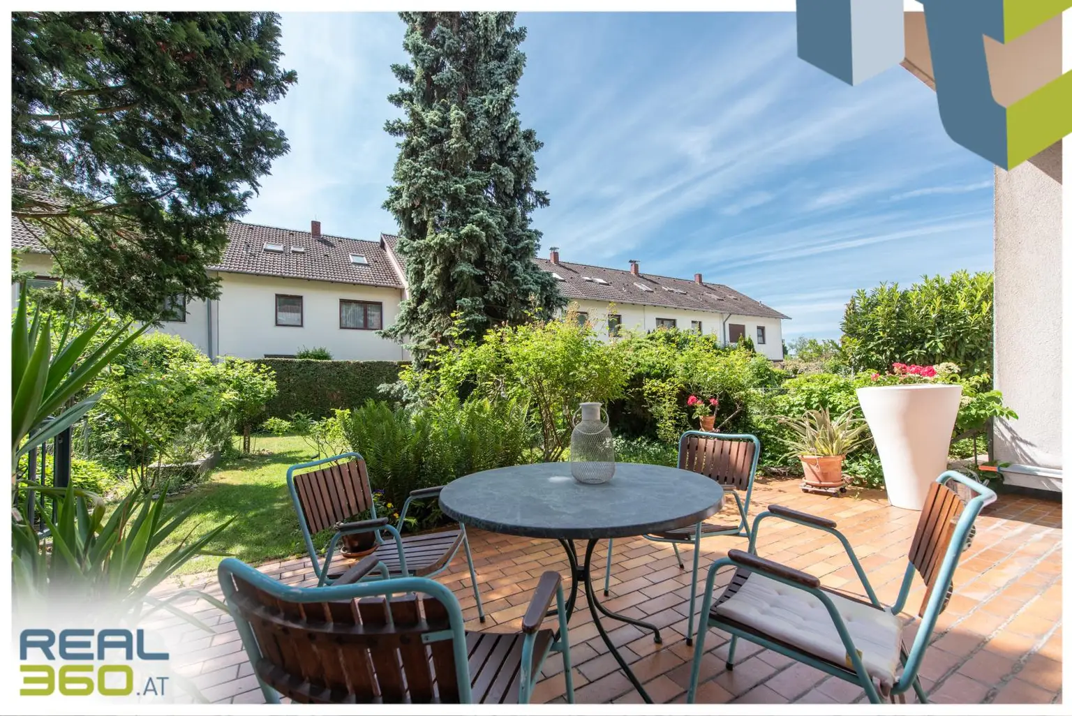 Terrasse vor Wohnzimmer