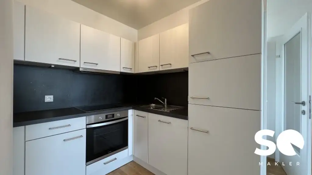 # SQ  - MODERNE 2 ZIMMER IN EINEM HOCHHAUS - NEUBAUWOHNUNG MIT BALKON - NÄHE KURPARK OBERLAA - 14. ETAGE - WEITBLICK