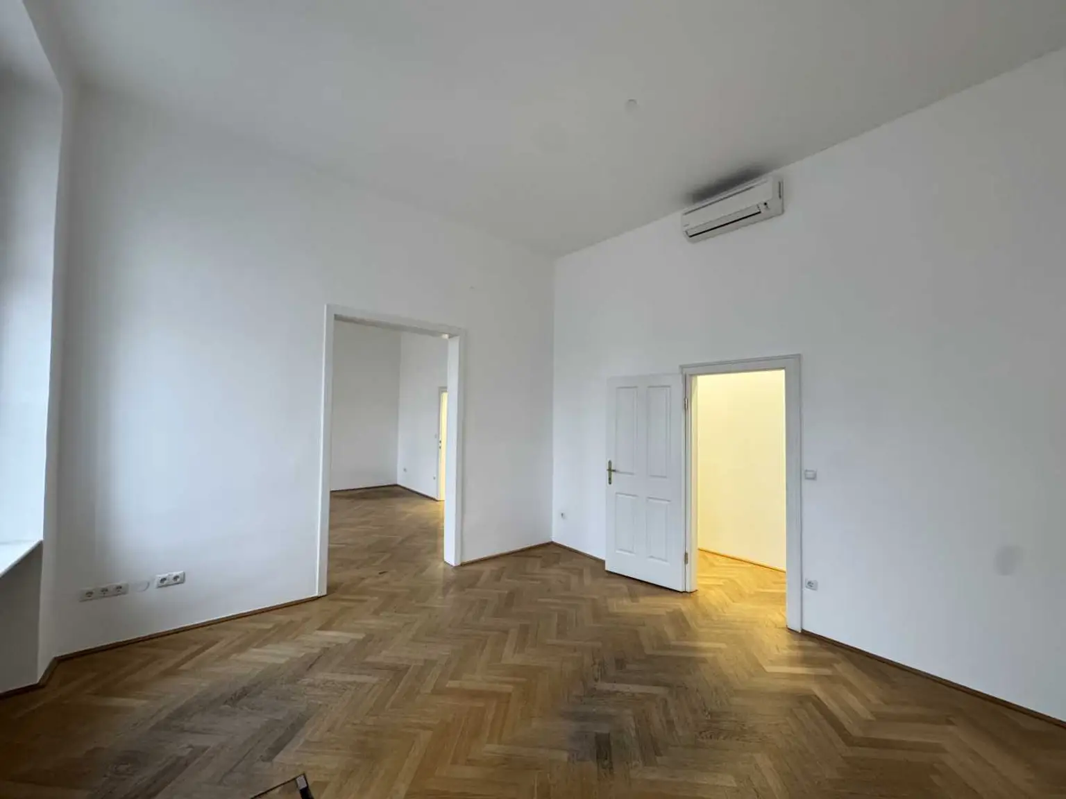 Top Bürofläche gegenüber dem Museumsquartier!