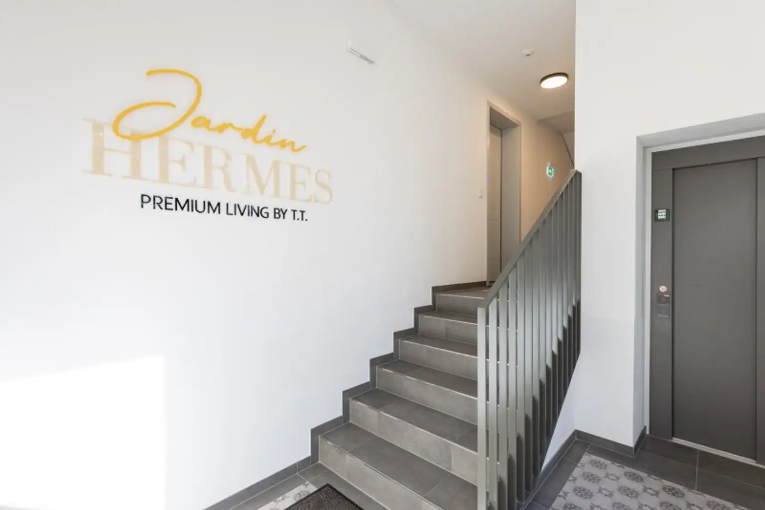 EXKLUSIVE GARTENWOHNUNG IN HIETZING MIT SALZWASSER-POOL UND SAUNA