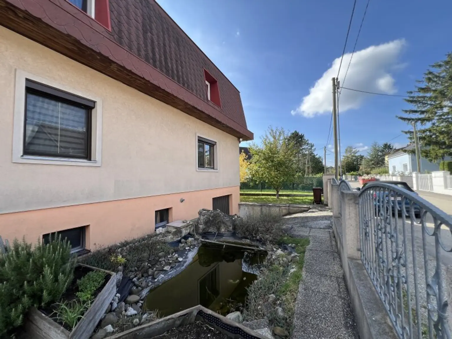 CHARMANTES EINFAMILIENHAUS