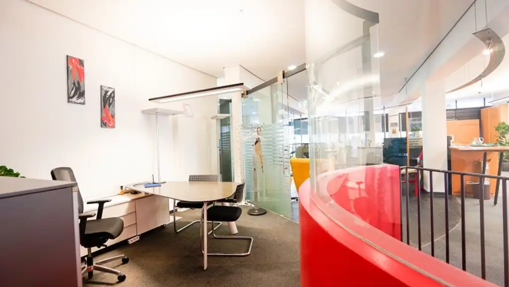 Ab sofort: zu Mieten: Großzügiges Geschäftslokal im Herzen von Igls