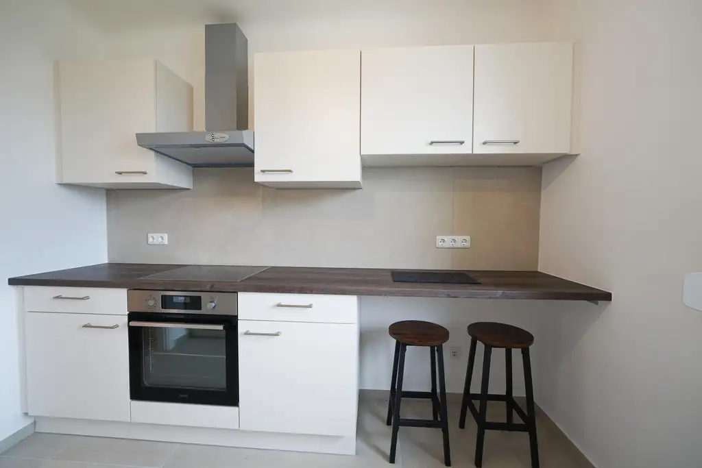 ERSTBEZUG NACH GENERALSANIERUNG – 3-Zimmer-Mietwohnung mit Balkon, Keller & Garage
