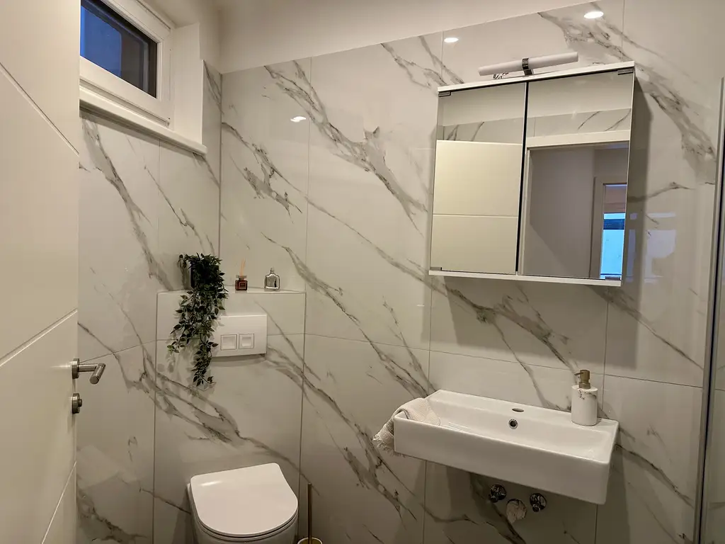 Generalsanierung: 3-Zimmer-Raumwunder mit moderner Küche