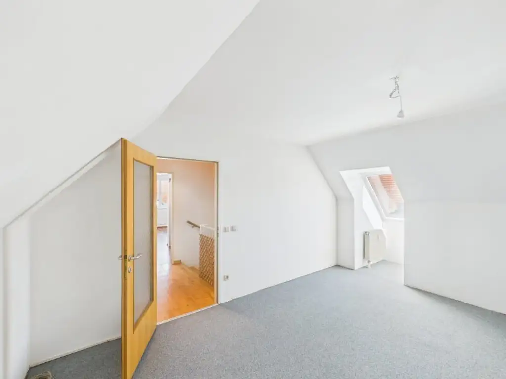 Dachgeschosswohnung in 1220 Wien: 4 Zimmer, 2 Terrassen– Ihr neues Zuhause! Ab 1.451,-- € Kreditrate/Monat!