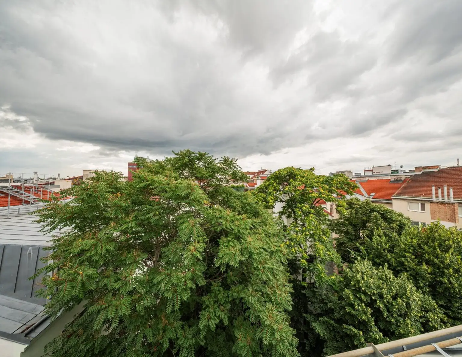 Jetzt investieren - später selbst verwirklichen: Maisonette mit Weitblick, Balkon & Wertsteigerungspotenzial im Herzen von Wieden