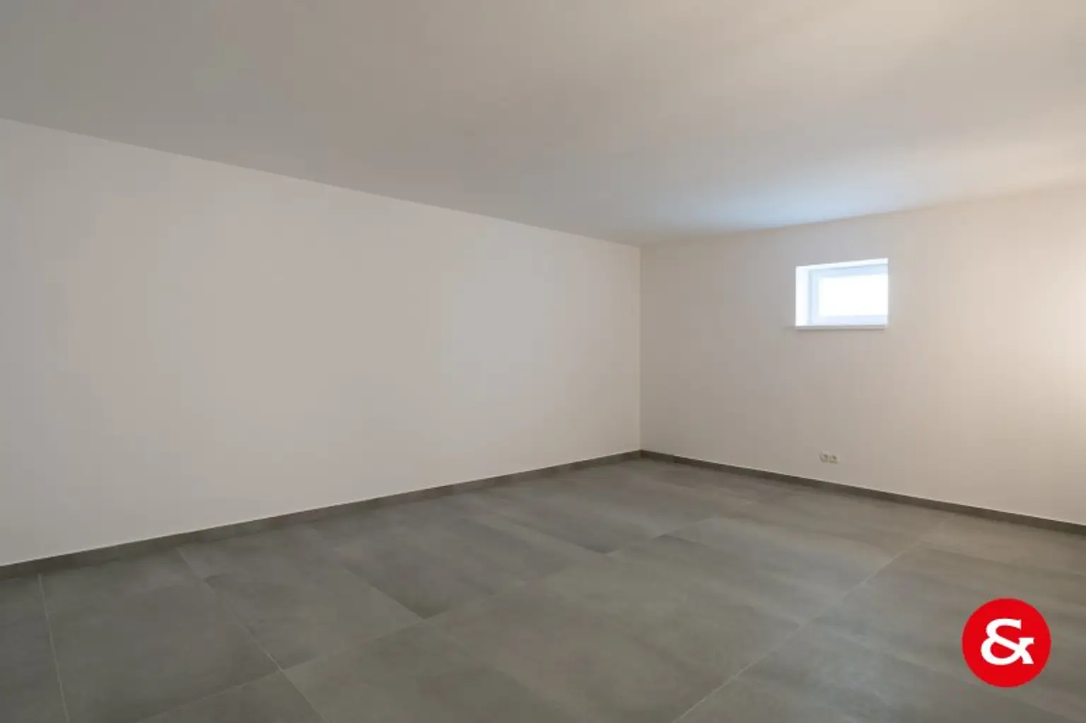 Modernes, klar gestaltetes Einfamilienhaus mit viel Platz und Technik!