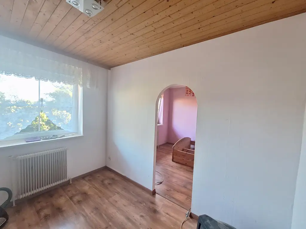 Mehrfamilienhaus in Kleinhain - zwei separate Eingänge vorhanden