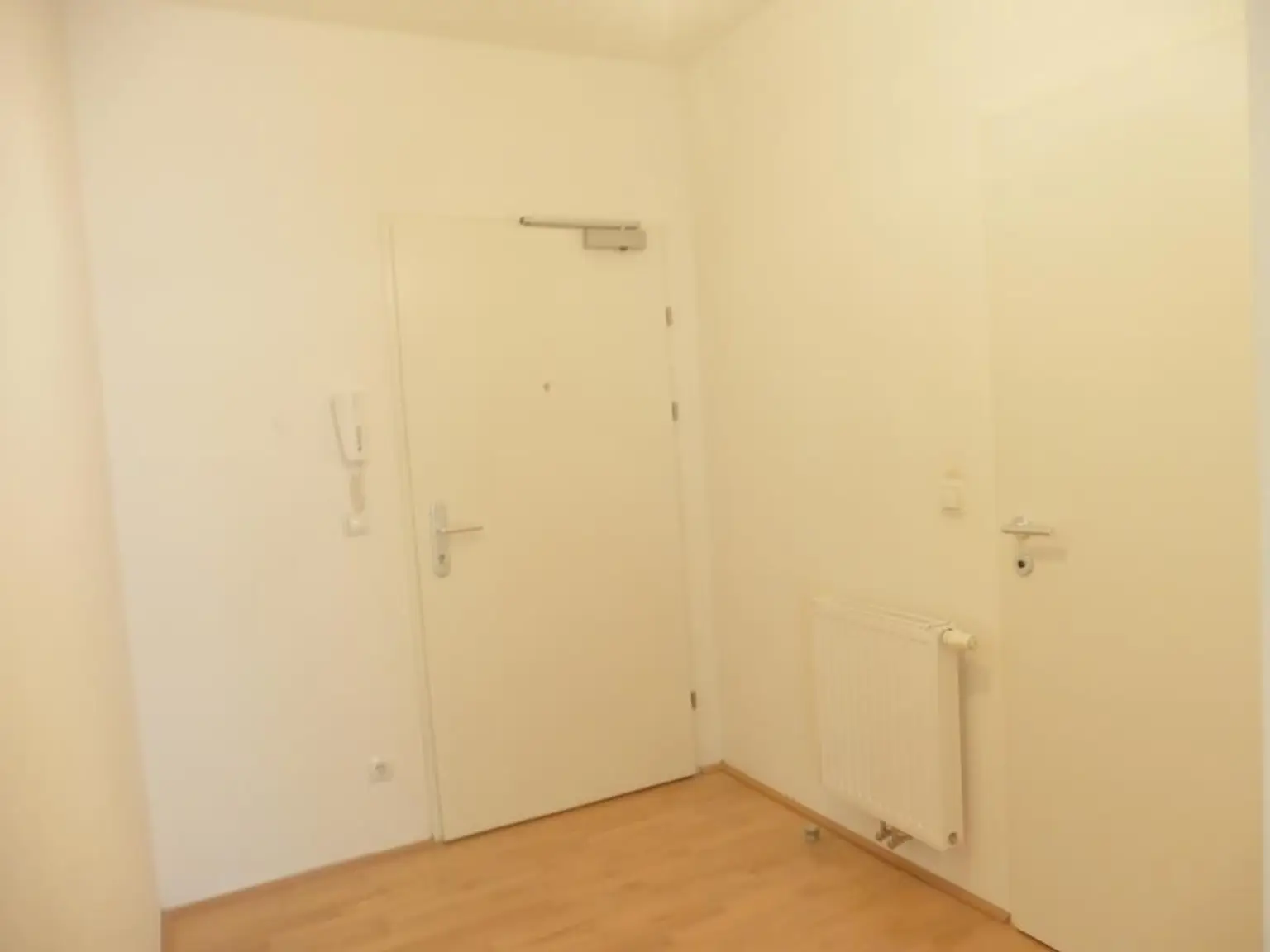Ruhige Neubauwohnung - modern ausgestattet - großer Balkon - Nähe U4
