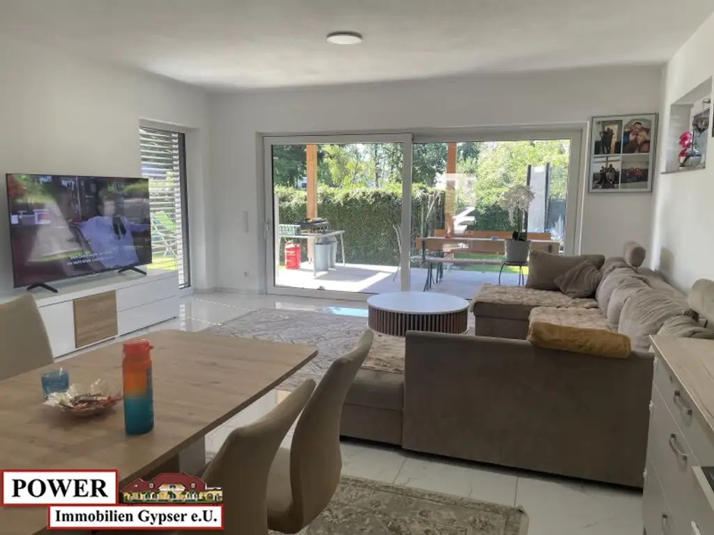 Neuwertiger Bungalow in unschlagbarer Lage, zentral, umgeben von Grünland in Bachnähe!