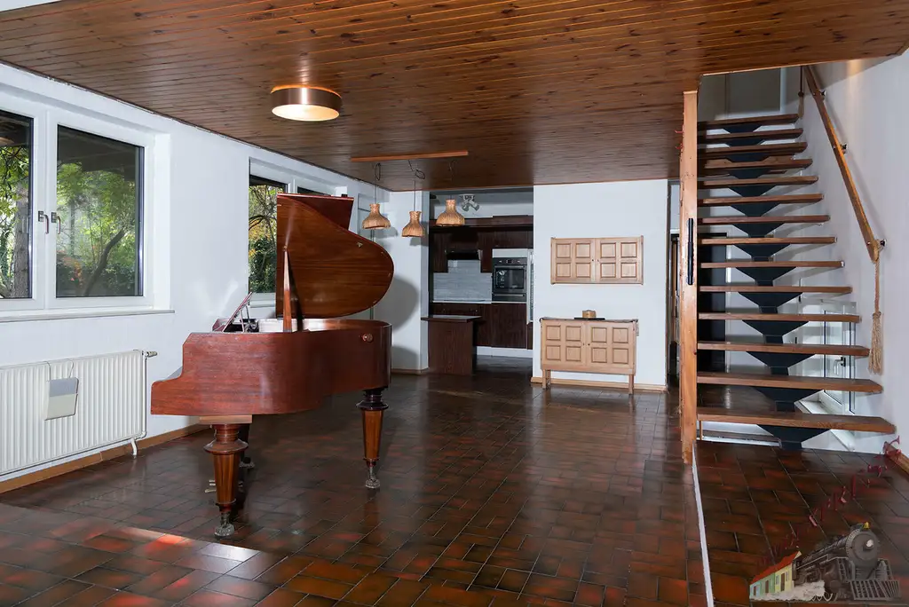 Architektenhaus mit Schwimmhalle in Ruhelage