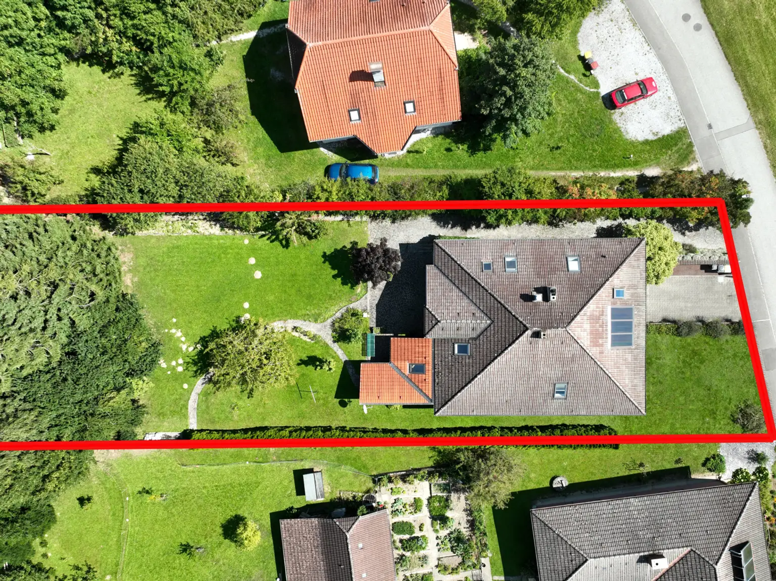 Besichtigungstag 11. September, nur mit Voranmeldung möglich!- Mehrfamilienhaus mit großzügigen Garten