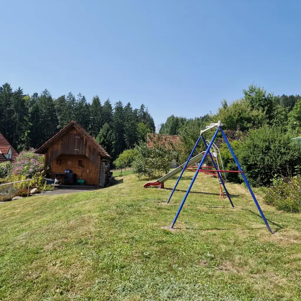 Einziehen und genießen! Sonniges Einfamilienhaus mit Doppelgarage, Terrasse uvm