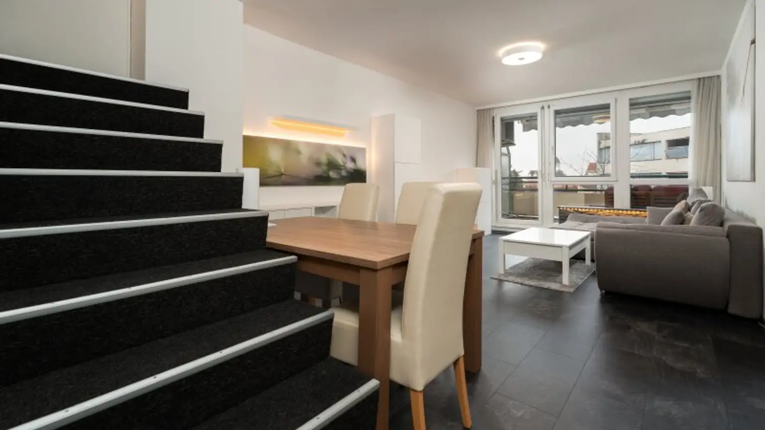 TOP Dachgeschosswohnung im Zentrum von Gänserndorf!