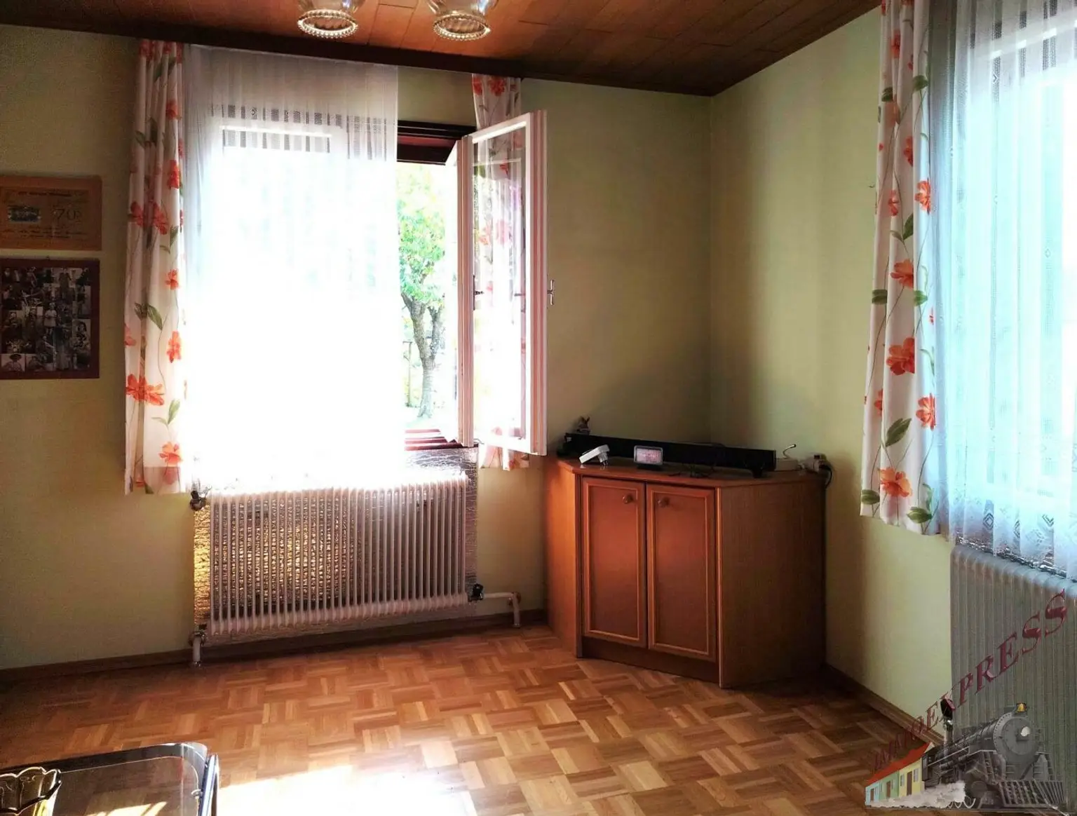Einfamilienhaus mit großem Grundstück (2 Parzellen) wartet auf Sie!