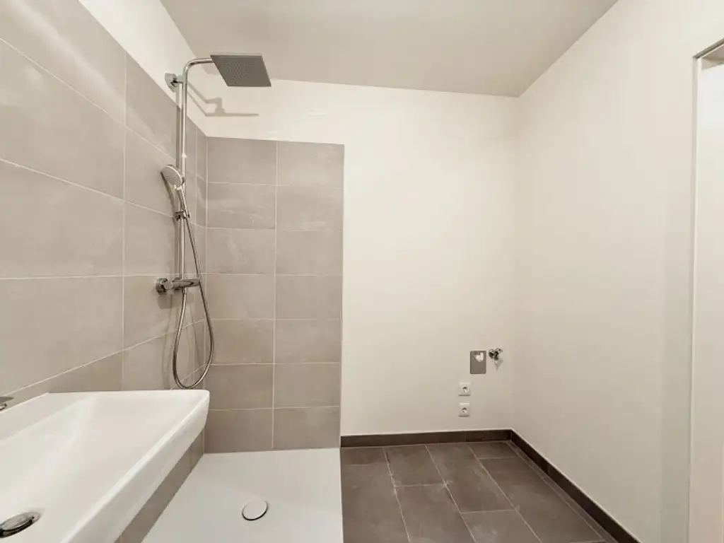 geräumige 2-Zimmer Wohnung in guter Lage - Erstbezug auf Eigengrund + Provisionsfrei!